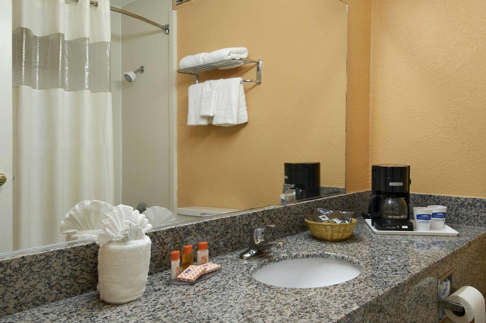 Howard Johnson By Wyndham Beaufort/Parris Island Extérieur photo