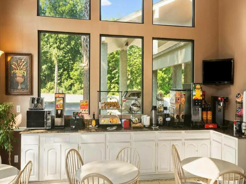 Howard Johnson By Wyndham Beaufort/Parris Island Extérieur photo